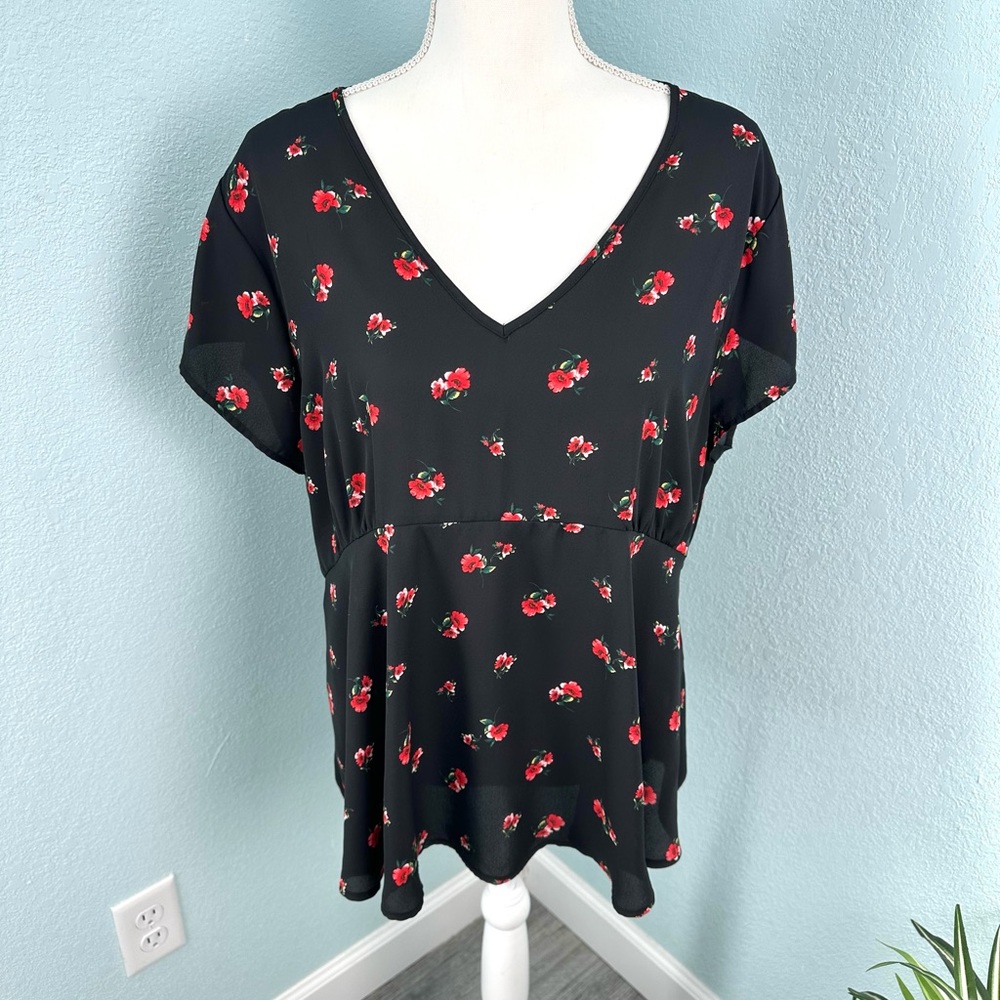 Sweet Rain Plus Size 2X Black Floral Blouse V-Neck Lightweight Flowy Boho NWOT